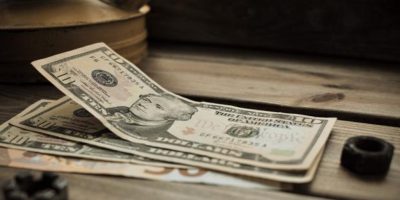 ¿Cómo hacer una fortuna con 100 dólares?